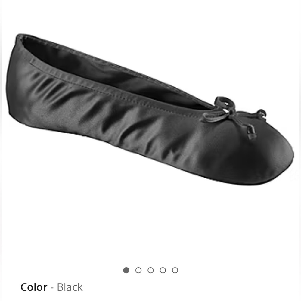 Isotoner Satin Womens Ballerina Slippers Black M